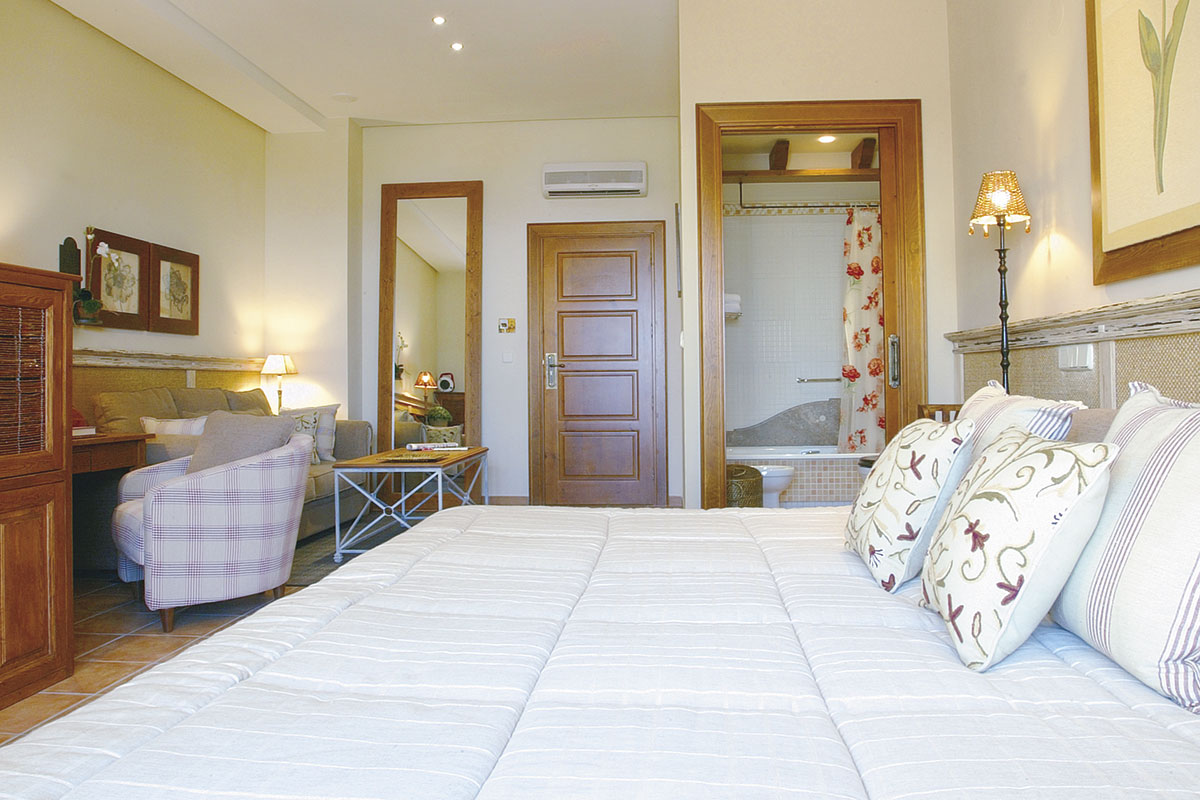 SUITE - Discover the inside of our hotel